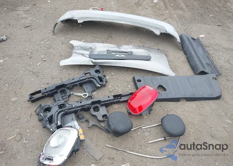 2016 Mini Convertible Cooper z USA, uszkodzony, nr VIN WMWWG5C52G3A83417